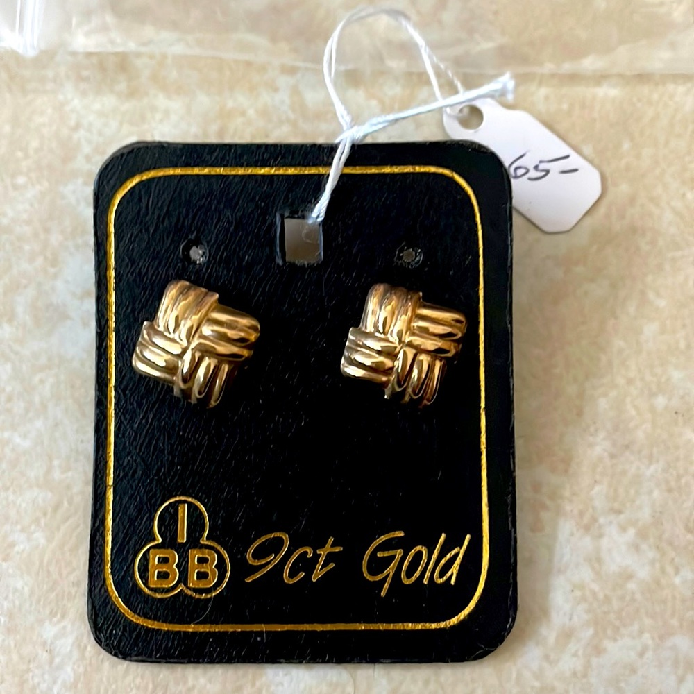 Beautiful 9Kt Gold Basketweave Pierced Earrings